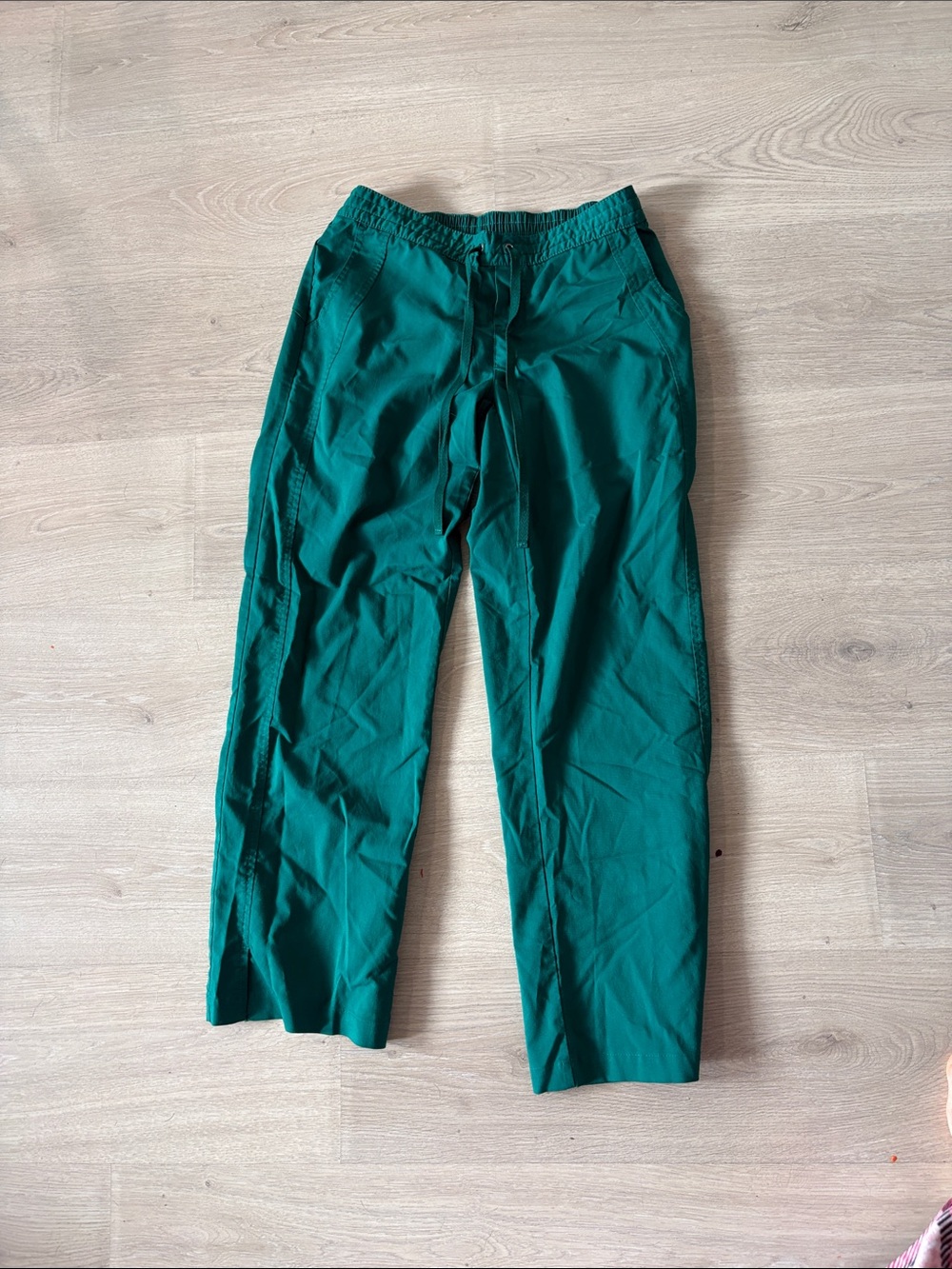 healing hands green Tie-Waist Scrub Pants